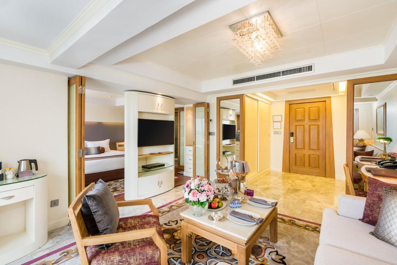 Royal Wing Suites & Spa Pattaya Exteriör bild