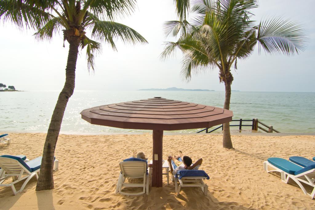 Royal Wing Suites & Spa Pattaya Exteriör bild