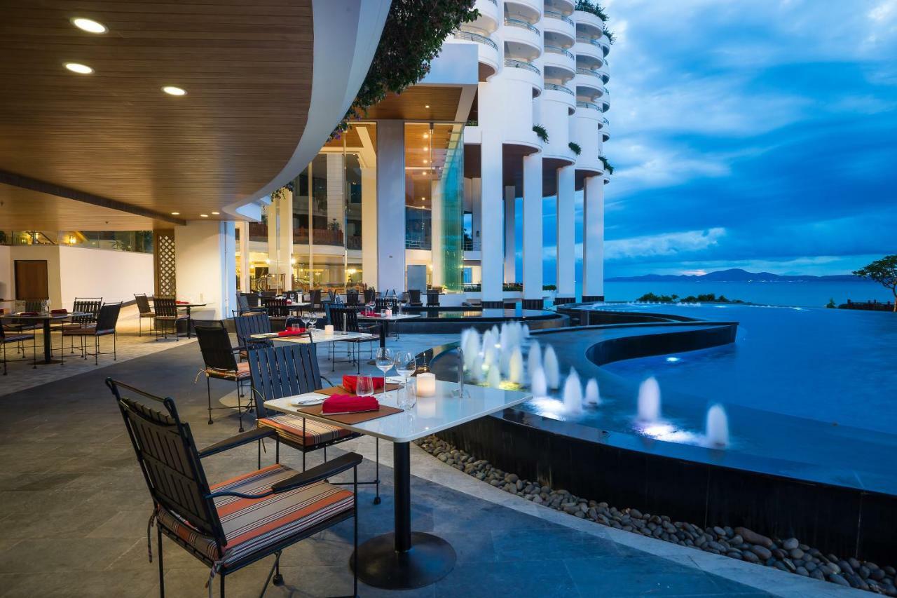 Royal Wing Suites & Spa Pattaya Exteriör bild