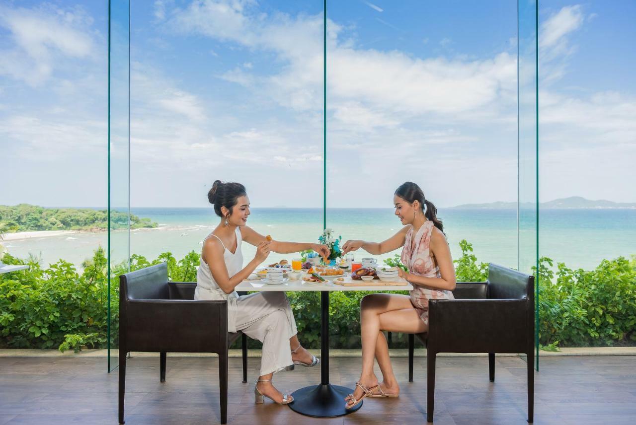 Royal Wing Suites & Spa Pattaya Exteriör bild